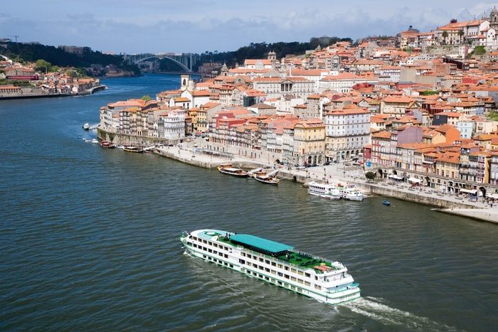 Shore excursions and activities on MS Fernao de Magalhaes